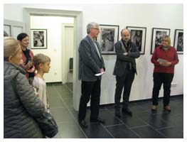 Andreas J. Hirsch Rahmen Eyes On Monat Fotografie Wien 2016
Love over Hate The Art of Peace Photography Arts Kunst Vernissagenbrunch Galerie Sandpeck Wien Florianigasse 75 Ecke Uhlplatz Mietgalerie zeitgenoessische Kunst Recycling Workshop Veranstaltungsprogramm Kulturkalender zeitgenössische österreichische Kunst Kultur Wirtschaft Veranstaltungslokal Pop-up-Store Mietgalerie Florianigasse Josefstädter Straße 1080 kaufen mieten Werkpräsentation Ausstellung Vernissage bildende gestaltende KünstlerInnen GrafikerInnen FotografInnen KunsthandwerkerInnen angewandten Kunst Gebrauchskunst DesignerInnen ErwachsenenbildnerInnen KursleiterInnen TrainerInnen Menschen Fachwissen Kompetenzen Wissen Können interessierten Menschen AutorInnen LiteratInnen DichterInnen LyrikerInnen SchriftstellerInnen JournalistInnen MusikerInnen AlleinunterhalterInnen Ausstellungsräume Kursräume Seminarraum geschlossene Veranstaltungen Fest privaten Rahmen Übungsraum MusikerInnen Treffpunktregelmäßige Gruppen Trainingsgruppe Kunstwerke Kunstmarkt Kunst mieten Mietkunst Ausstellungszeit Programm Kunstverleihs  Kunstinteressenten Unterstützer KunstsammlerIn Autoren Verlage Vermarktung Marketing Kommunikationsstrategien Presse Öffentlichkeitsarbeit Konzepte Printmedien Onlinemedien künstlerischen Arbeit Ausstellungsorganisation Pressemitteilungen Onlineplattformen gewinnbringender Webseiten Künstlerhompage Künstlerberatung Performances Veranstaltungskalender Kunstkalender  Kunsthandwerksmarkt Weihnachtsmarkt Christkindlmarkt Adventmarkt