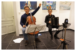 SchrammelBach Andreas Teufel Schrammelharmonika Peter Hudler Cello Best of Galerie Sandpeck Wien 8 Merlin Dickie Harry Ergott Linda Gänszle Matthias Kretschmer Erika Navas Michael Pollan Ursula Reiner Roswitha Wilding Christian Zitt Inka Phie Doris Wahrmann Andrea Winkler Design Handwerk Mietgalerie Kunsthandwerksmarkt Weihnachtsmarkt Christkindlmarkt Adventmarkt Musik Dichtung Magie Kinder Recycling Workshop Regina Lustig Offene Singrunde Chor Singen musizieren Karaoke Gesang Musik Offinger Nadja Galerie Christiane Sandpeck Wien Florianigasse 75 Ecke Uhlplatz  moderne zeitgenoessische Kunst Gegenwartskunst Veranstaltungsprogramm Kulturkalender österreichische Kultur Wirtschaft Veranstaltungslokal Pop-up-Store Josefstädter Straße 1080 kaufen mieten Werkpräsentation Ausstellung Vernissage bildende gestaltende KünstlerInnen GrafikerInnen FotografInnen KunsthandwerkerInnen angewandten Kunst Gebrauchskunst DesignerInnen ErwachsenenbildnerInnen KursleiterInnen TrainerInnen Menschen Fachwissen Kompetenzen Wissen Können interessierten Menschen AutorInnen LiteratInnen DichterInnen LyrikerInnen SchriftstellerInnen JournalistInnen MusikerInnen AlleinunterhalterInnen Ausstellungsräume Kursräume Seminarraum geschlossene Veranstaltungen Fest privaten Rahmen Übungsraum MusikerInnen Treffpunktregelmäßige Gruppen Trainingsgruppe Kunstwerke Kunstmarkt Kunst mieten Mietkunst Ausstellungszeit Programm Kunstverleihs  Kunstinteressenten Unterstützer KunstsammlerIn Autoren Verlage Vermarktung Marketing Kommunikationsstrategien Presse Öffentlichkeitsarbeit Konzepte Printmedien Onlinemedien künstlerischen Arbeit Ausstellungsorganisation Pressemitteilungen Onlineplattformen gewinnbringender Webseiten Künstlerhompage Künstlerberatung Performances Veranstaltungskalender Kunstkalender